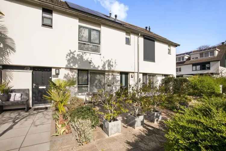 Ruime Familiewoning PAX Hoofddorp 4 slaapkamers Zonnige Tuin 11 Zonnepanelen