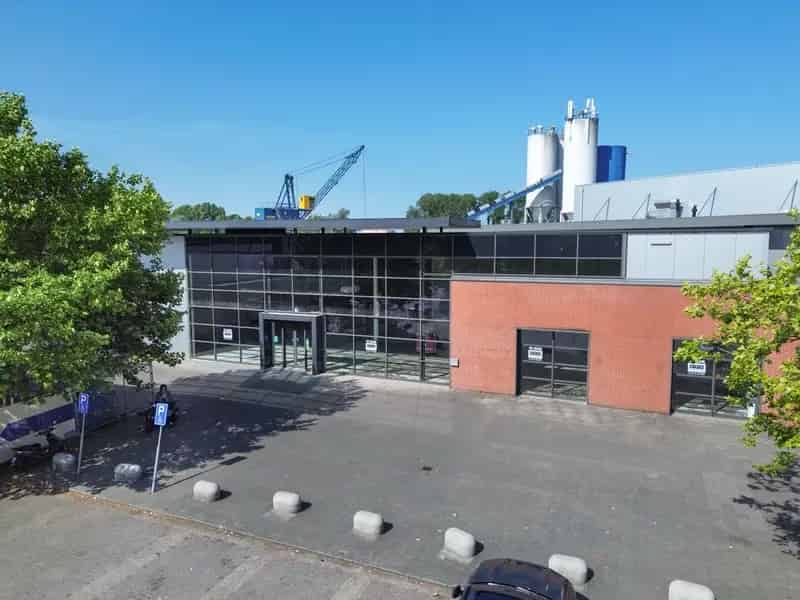 Winkelruimte te Huur Diemen 940m2 Showroom