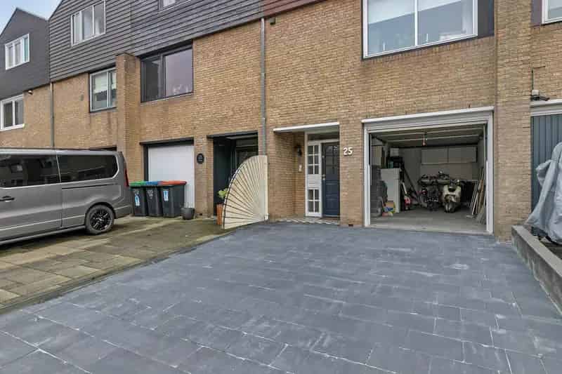 5-kamer Drive-inwoning Ridderkerk Nabij Parken en Voorzieningen