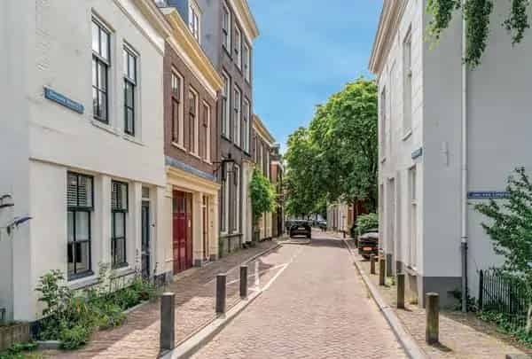 Karakteristieke woning Utrecht 90m2 gerenoveerd 2 slaapkamers dakterras