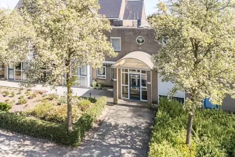 3-kamer appartement begane grond met terras en parkeerplaats