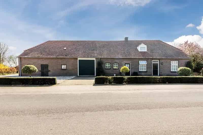 Vrijstaande Boerderij Budel Ruim Perceel 3500m2