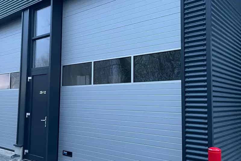 Bedrijfshal te Huur Almelo 75m2 25m2 Opslag Lichte Productie
