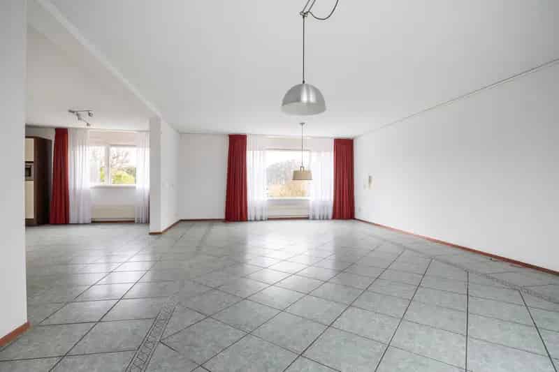Ruime Bungalow met Garage in Rustige Wijk