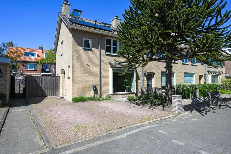 Huis te koop Monster Molenstraat: Jaren 30 Charme Strand Nabij