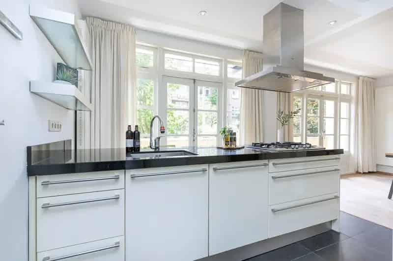 Appartement te koop Rivierenbuurt 102m2 balkon eigen opgang