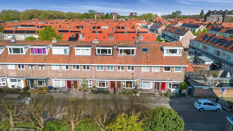 Charmante Tussenwoning met Tuin en Dakterras