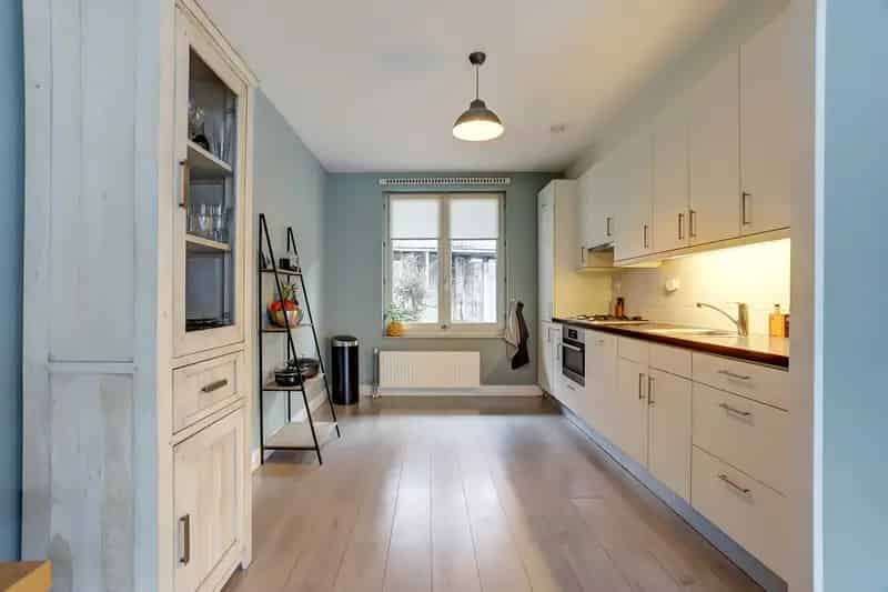 Ruim Appartement Spijkenisse Centrum 120m2 3 Slaapkamers Parkeerplaats