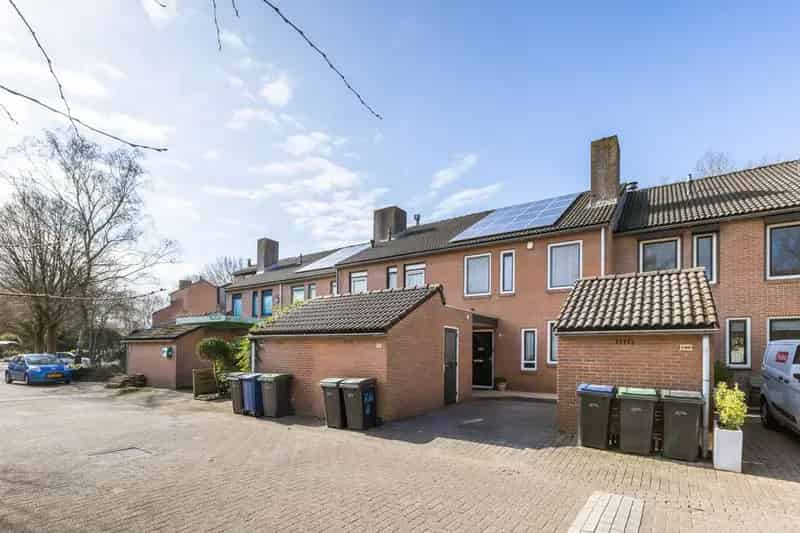 5 Slaapkamer woning Grasmeent Almere  Energiezuinig  Grote Tuin