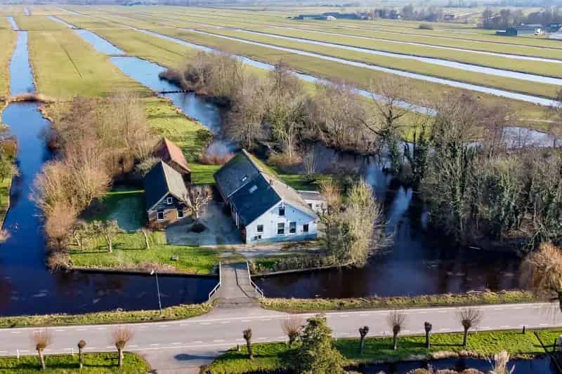 Woonboerderij Vinkeveen 10270m2 Ruime Bijgebouwen Renovatie