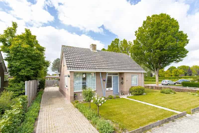 Vrijstaande Semi-Bungalow te Veen 3 slaapkamers Tuin op het Zuiden