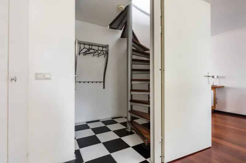 Woonhuis te huur Almere Literatuurwijk 4 slaapkamers garage tuin