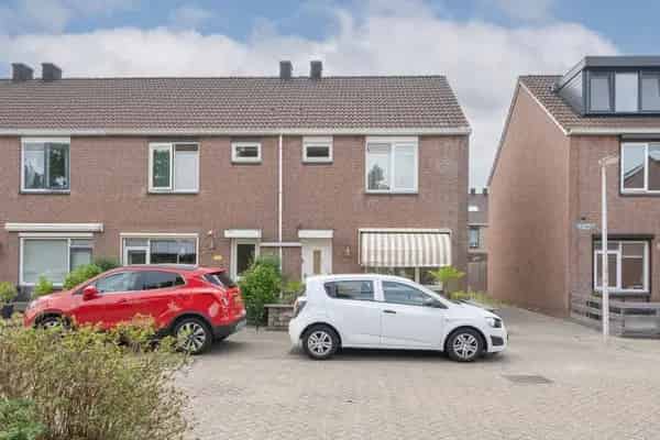 Eindwoning De Gors-Noord Purmerend 3 slaapkamers luxe badkamer