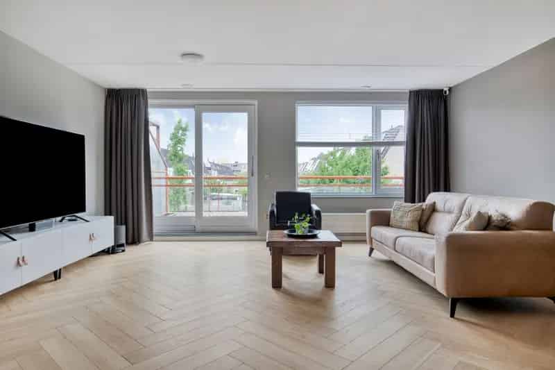 Huis te koop Zoetermeer: Ruime woning met multifunctionele ruimte
