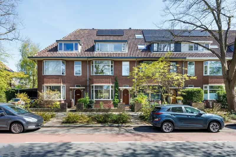 Jaren 30 woning Leiden Houtkwartier 6 kamers 2 badkamers