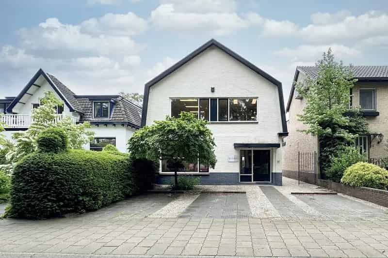Kantoorvilla te huur Bilthoven 220m2  3 parkeerplaatsen