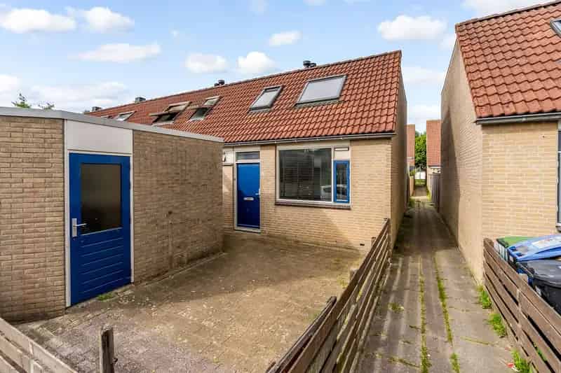 3 Slaapkamer Tussenwoning Almere Buiten Nabij Station