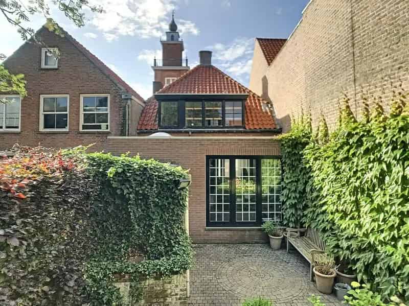 Charmante woning te Sluis met Belfortzicht en renovatiemogelijkheden