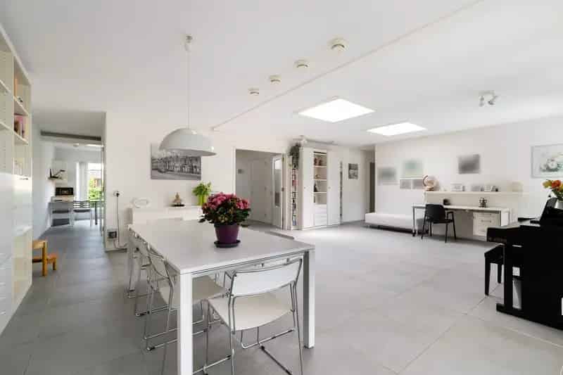 Semi-bungalow te koop Den Haag: Ruime woning met 4 slaapkamers en 2 badkamers