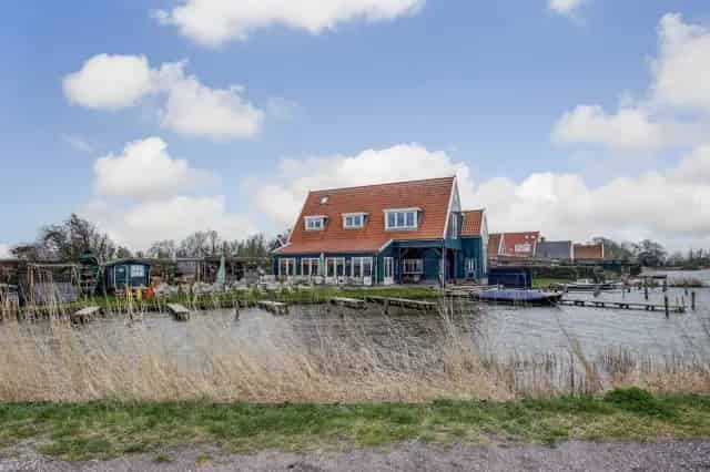 Uniek pand aan vaarwater Alkmaar 283m2 wonen en werken