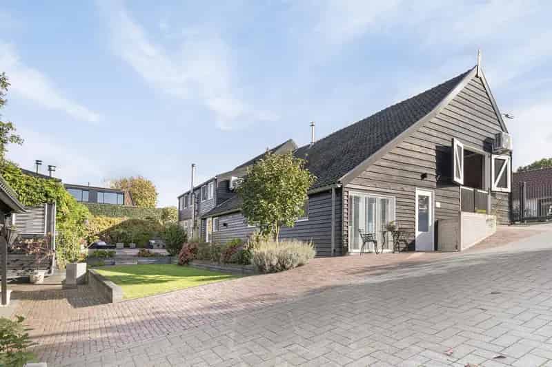 Dijkboerderij 8 kamers  Royaal Wonen Kantoor Aan Huis