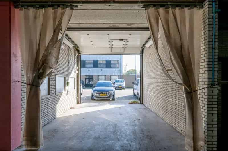 Bedrijfshal Amsterdam Osdorp 3900m² te koop