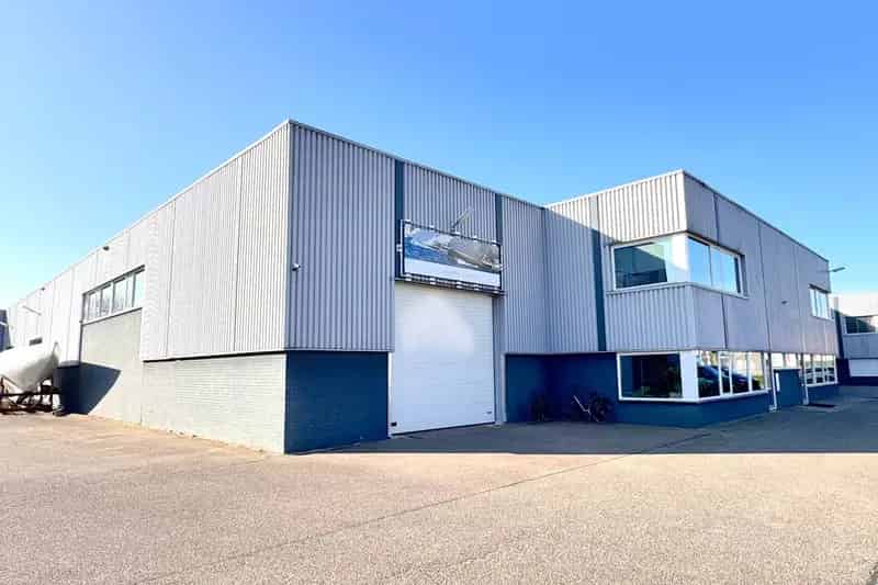 Bedrijfshal te Huur Zaltbommel 800m² Opslag Productie