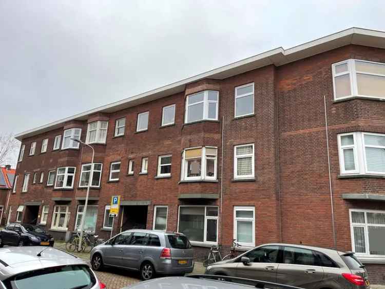 Portiekwoning Te Koop in 68, Dautzenbergstraat, Den Haag, Zuid-Holland