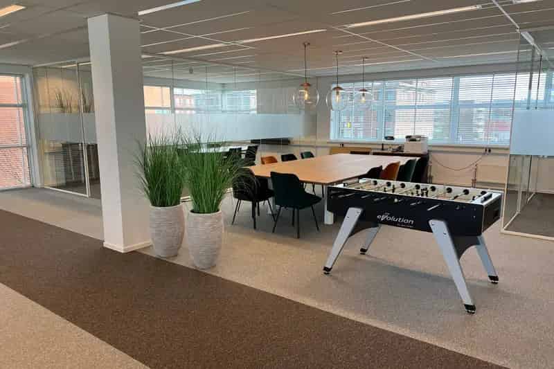 Kantoorruimte te huur Ede Keesomstraat 296m2