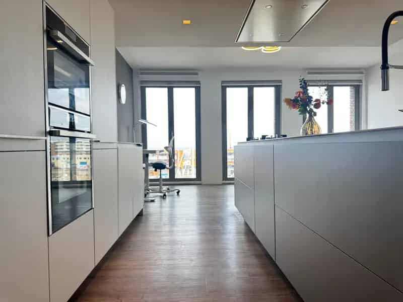 Appartement te huur Dr. Lelykade 36B in 's-Gravenhage voor € 3.250 per maand