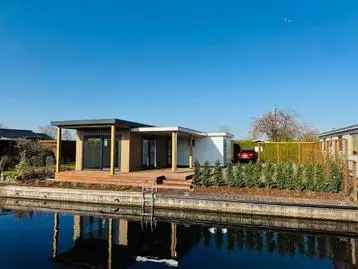 Nieuw Chalet Aan Het Water Te Huur