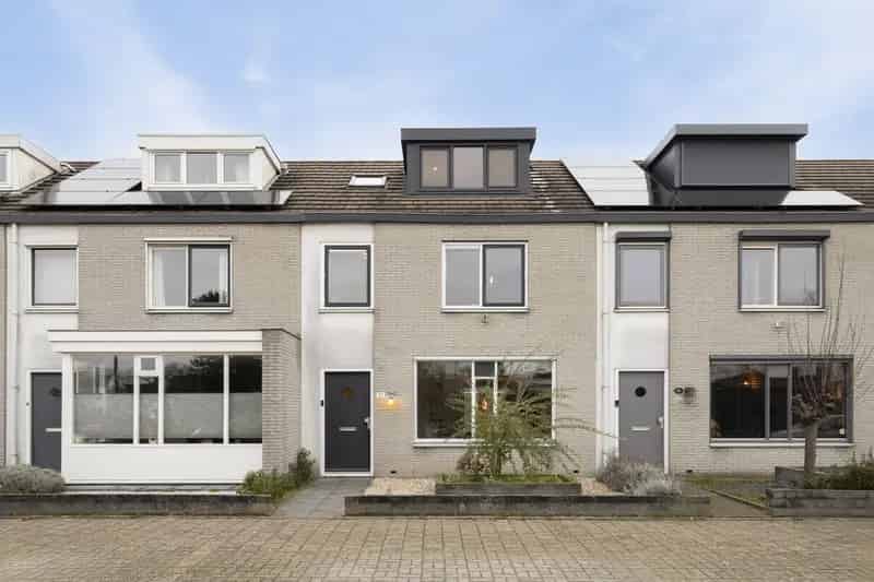 Gezinshuis 4 slaapkamers Rustige buurt Apeldoorn