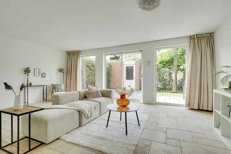 Huis te koop Houten 5 slaapkamers 2 badkamers aan het water