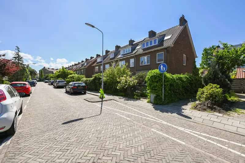 Huis te koop Voorburg 5 slaapkamers 2 badkamers