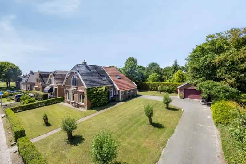 Woonboerderij Friesland 6 slaapkamers 2 badkamers