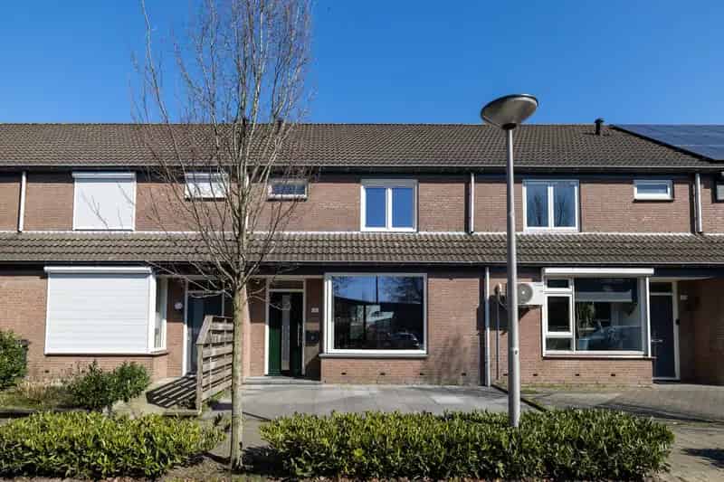 Huis te koop Etten Leur: Ruime eengezinswoning met diepe tuin