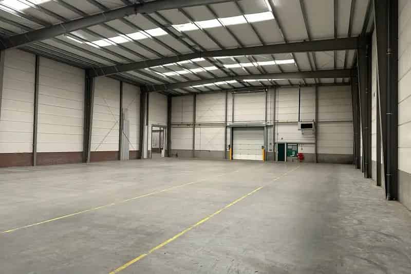 Bedrijfshal Assendelft 2150 m² te koop