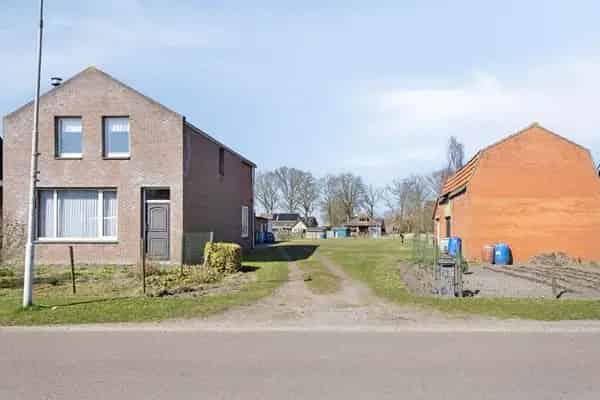 Vrijstaande woning 4 slaapkamers grote schuur ruim perceel