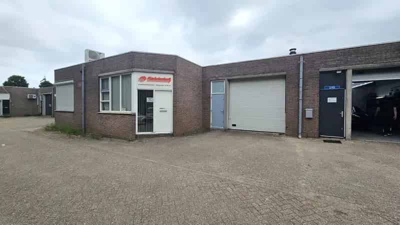 Bedrijfshal te Huur Almere Haven 125m2 A6 A27