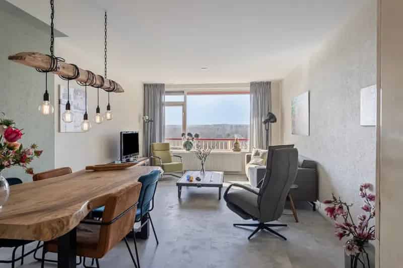 Appartement te koop Apeldoorn 4 kamers 2 balkons gerenoveerd