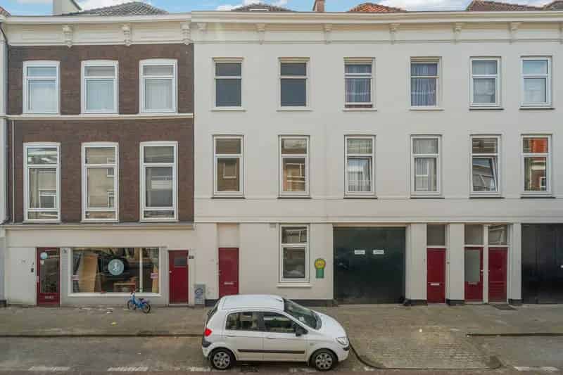 5 Kamer Bovenwoning Zeeheldenkwartier 138m2 Te Moderniseren
