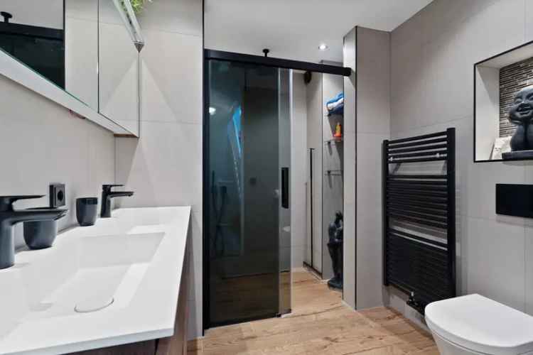 Herenhuis 6 slaapkamers Almere Ruim Modern Energielabel A