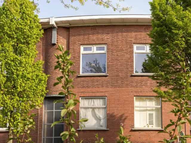 Jaren 30 bovenhuis Laakkade Den Haag 3 slaapkamers