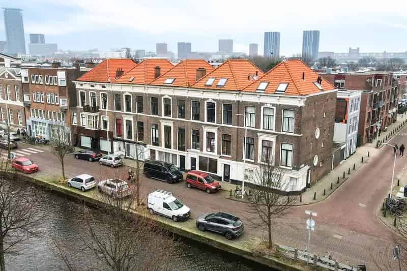 6-Kamer Dubbel Bovenhuis te Koop aan de Gracht Den Haag