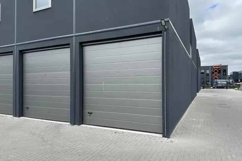 Bedrijfsruimte 32m2 te huur of te koop Alphen aan den Rijn