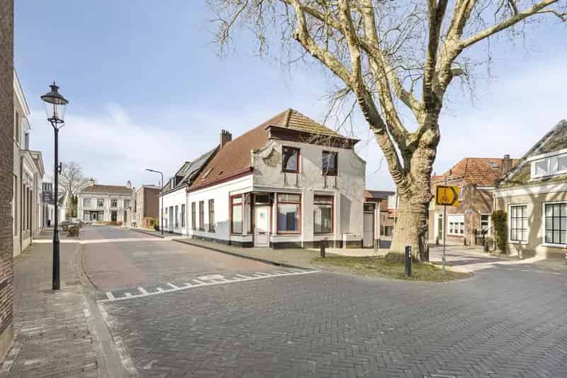 Geschakelde woning Terheijden renovatie nodig 141m2