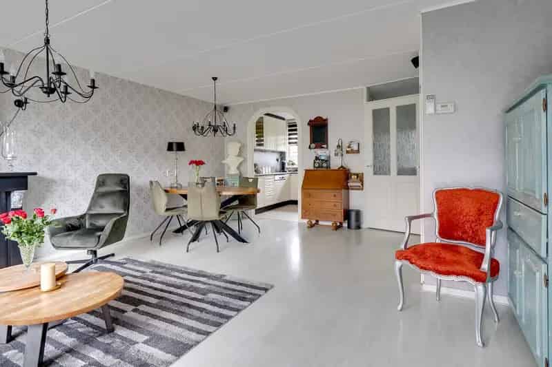 Tussenwoning Houten 2 slaapkamers moderne badkamer energielabel A