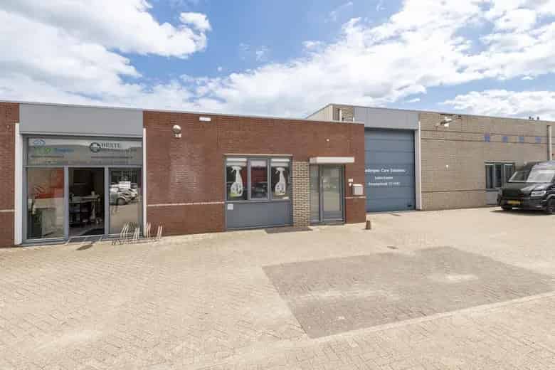 220 m2 bedrijfsruimte te huur in Tiel