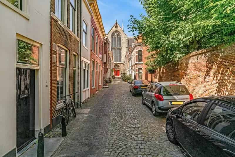 Tussenwoning Leiden Pieterswijk: Rustig Midden in de Stad