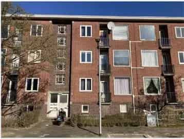 Verhuurde bovenwoning met 3 slaapkamers te koop